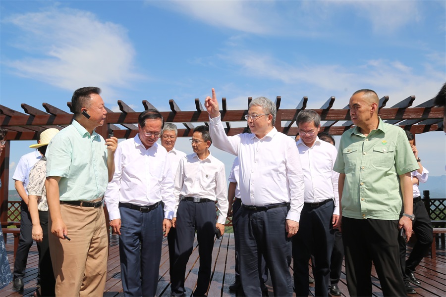 2024.06.23全國政協(xié)副主席、民盟中央常務副主席、中國科學院院士、清華大學副校長王光謙蒞臨金徽股份視察.jpg