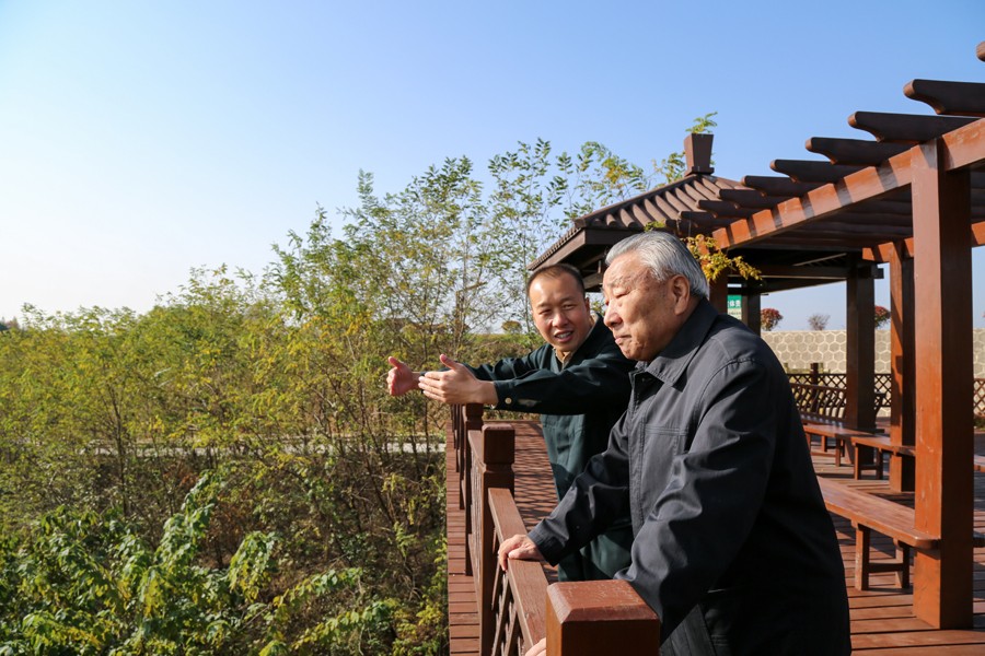 21-2019年10月，國家水利部原副部長王守強參觀金徽股份時盛贊：金徽股份是綠色礦山、文明礦山、美麗礦山。.jpg