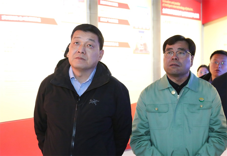 38-2023年12月，民建甘肅省委員會主任委員，全國政協(xié)委員，甘肅省政協(xié)常委，省生態(tài)環(huán)境廳廳長，省核安全局局長葛建團蒞臨金徽股份調(diào)研。.jpg