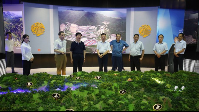 省人大常委會黨組書記、副主任王璽玉一行蒞臨金徽股份視察項目建設工作